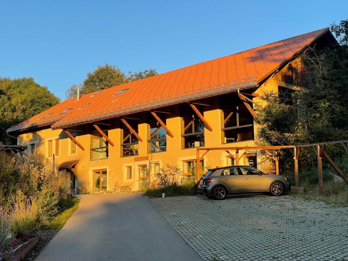 La Ferme Des Aretes Bed & Breakfast La Chaux De Fonds Bagian luar foto
